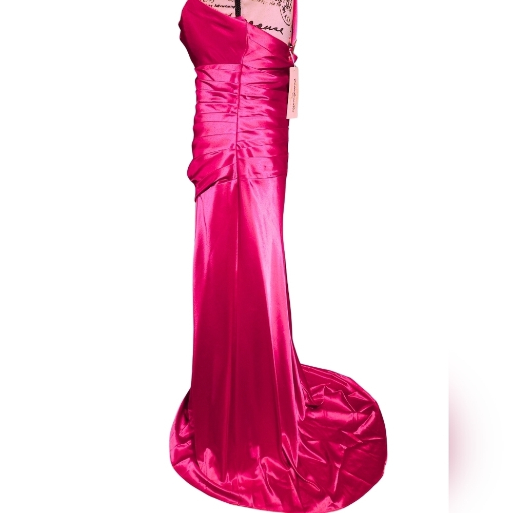 Cinderella One-Shoulder Fuchsia Dress - Picture 4 of 10
